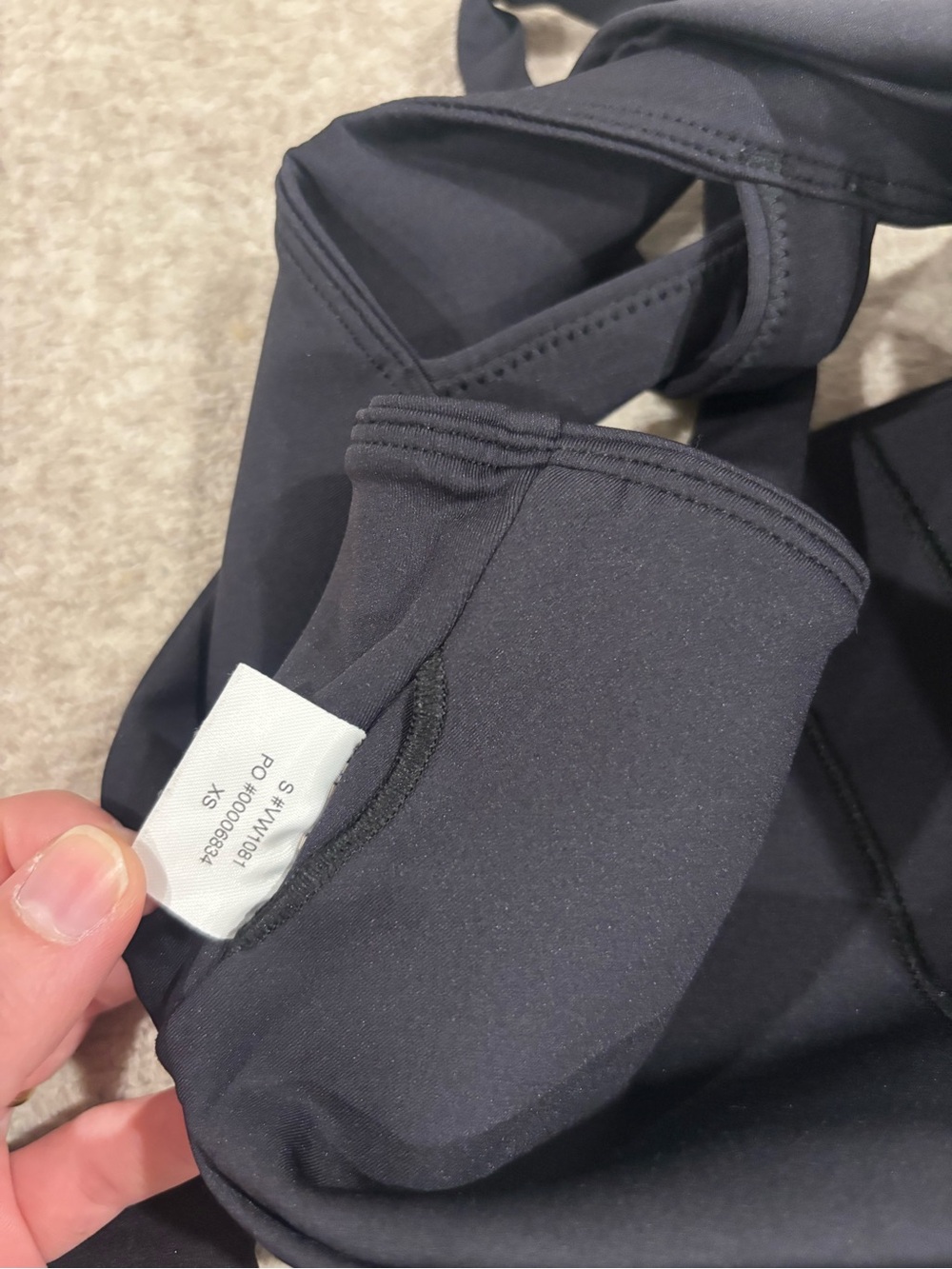 Vuori Black High-Rise Leggings with Matching Crop Tank - Picture 3 of 4